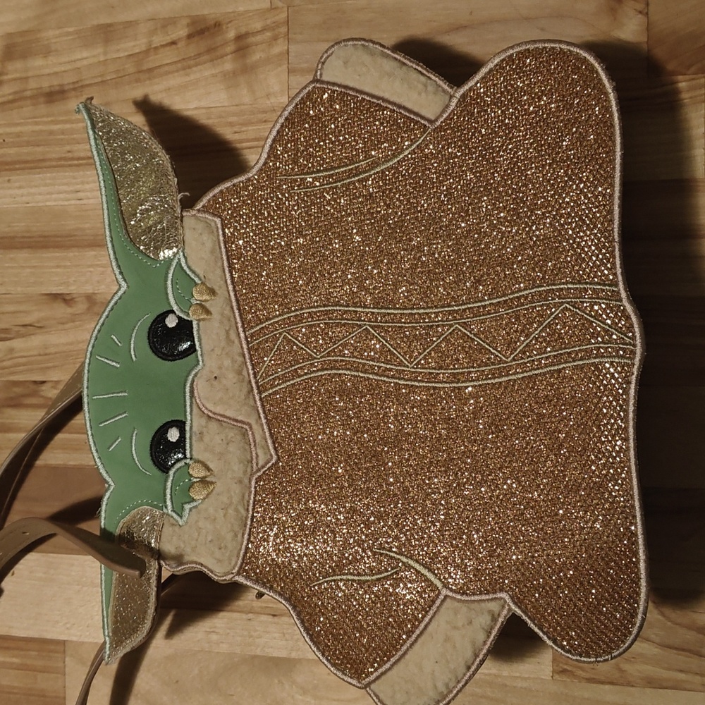 Star Wars: The Mandalorian The Child Grogu Species Unknown Crossbody Purse